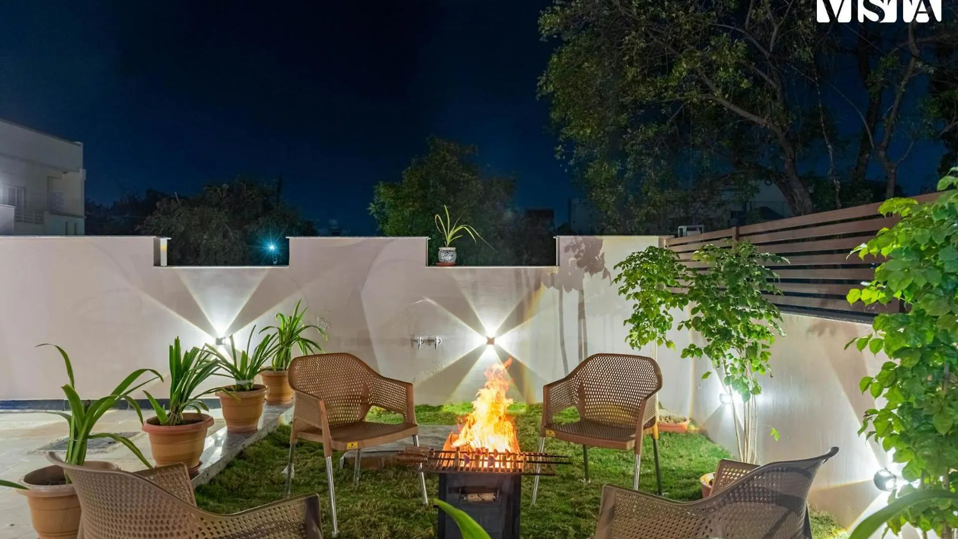 Nakeshatra Villa By Veo - Part Of Stayvista With Pool, Lawn, Balcony At City Center In 우다이푸르