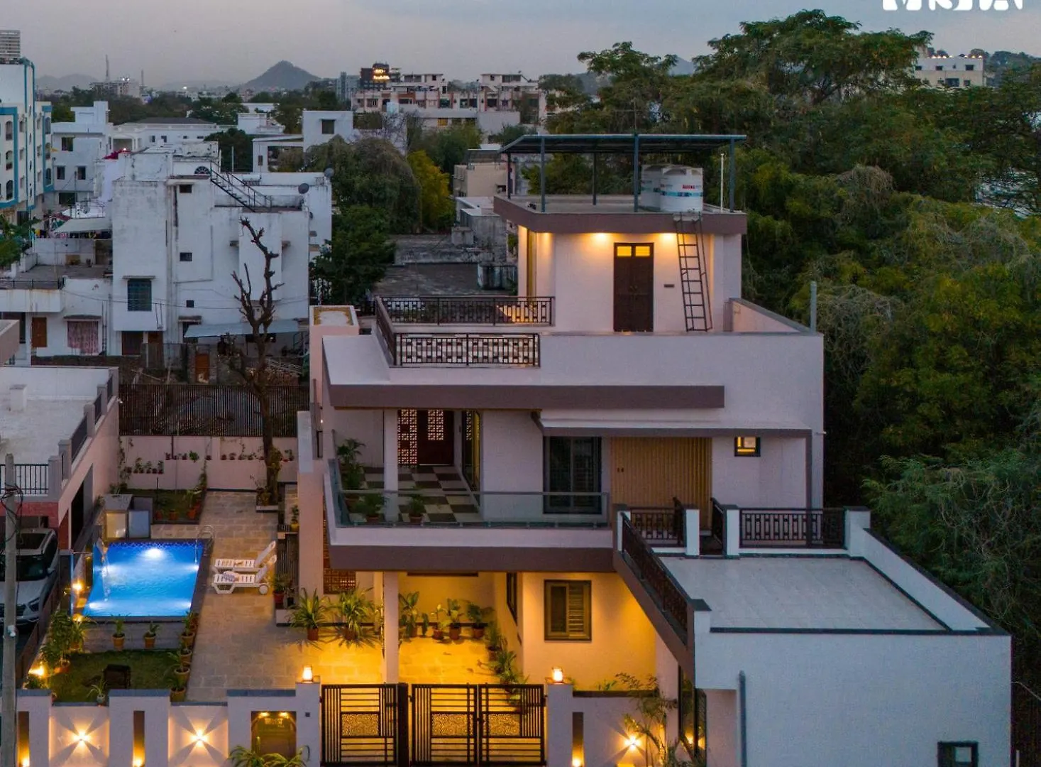 Nakeshatra Villa By Veo - Part Of Stayvista With Pool, Lawn, Balcony At City Center In 우다이푸르